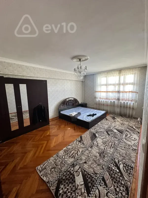 Kirayə verilir 3 otaqlı köhnə tikili 65 m²