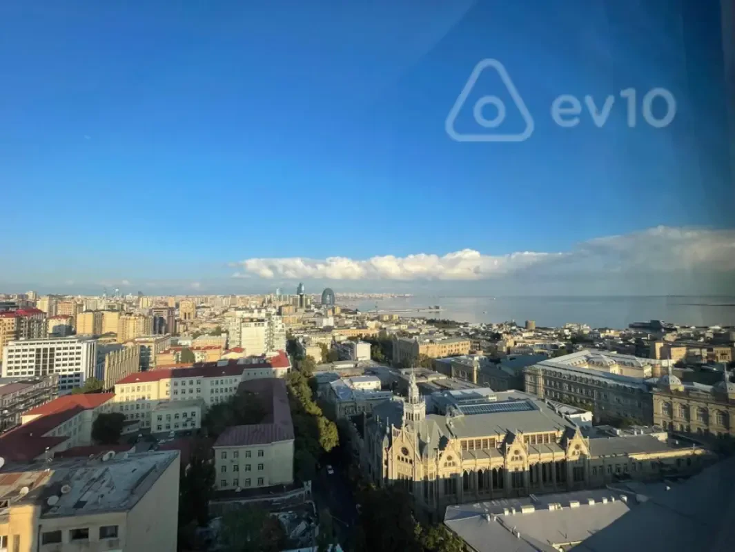 Satılır 4 otaqlı yeni tikili 240 m²