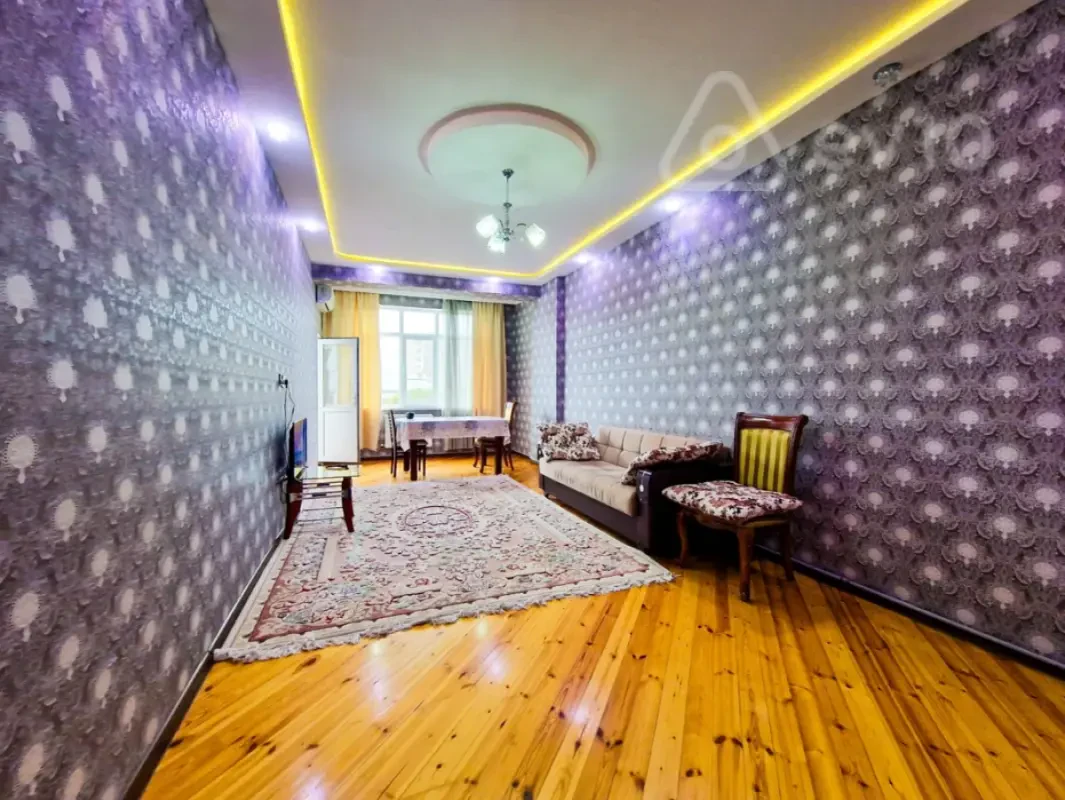 Kirayə verilir 2 otaqlı yeni tikili 70 m²