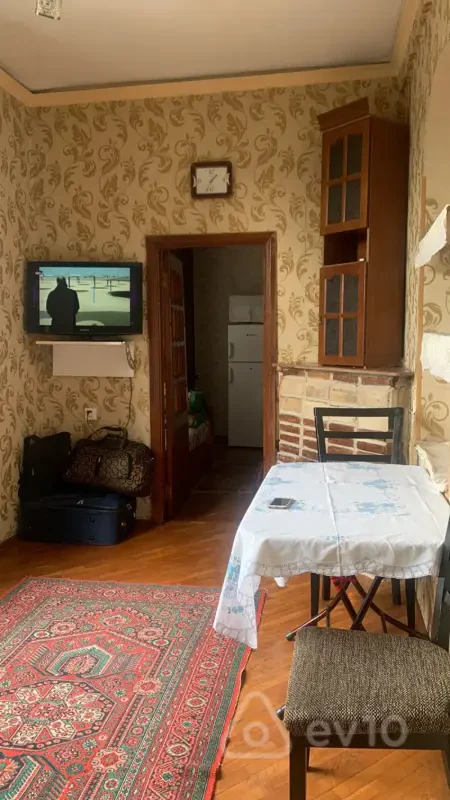 Kirayə verilir 2 otaqlı köhnə tikili 50 m²