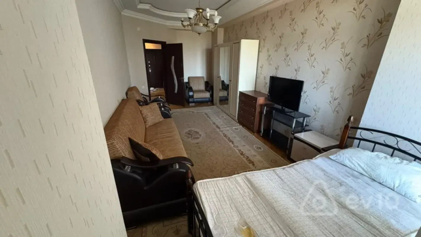 Kirayə verilir 2 otaqlı yeni tikili 80 m²