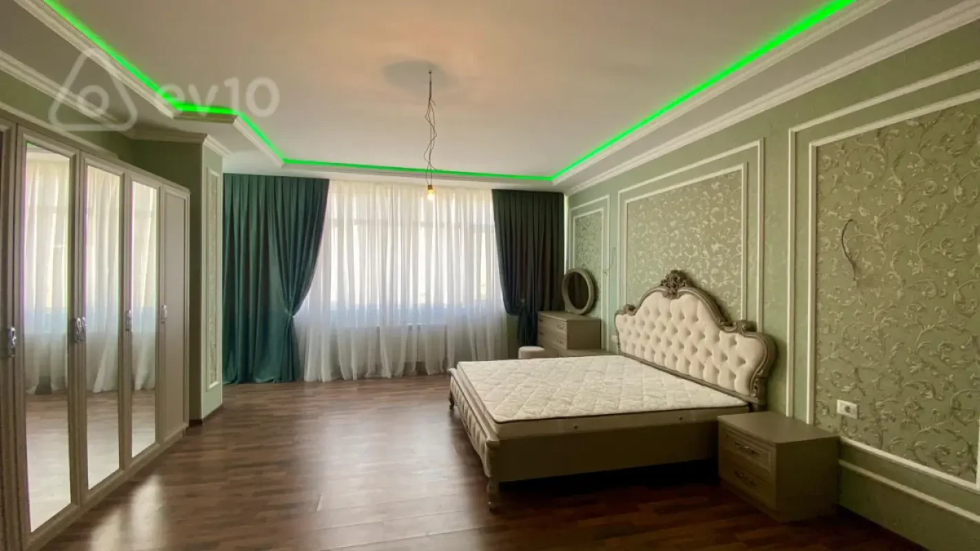 Satılır 5 otaqlı yeni tikili 285 m²