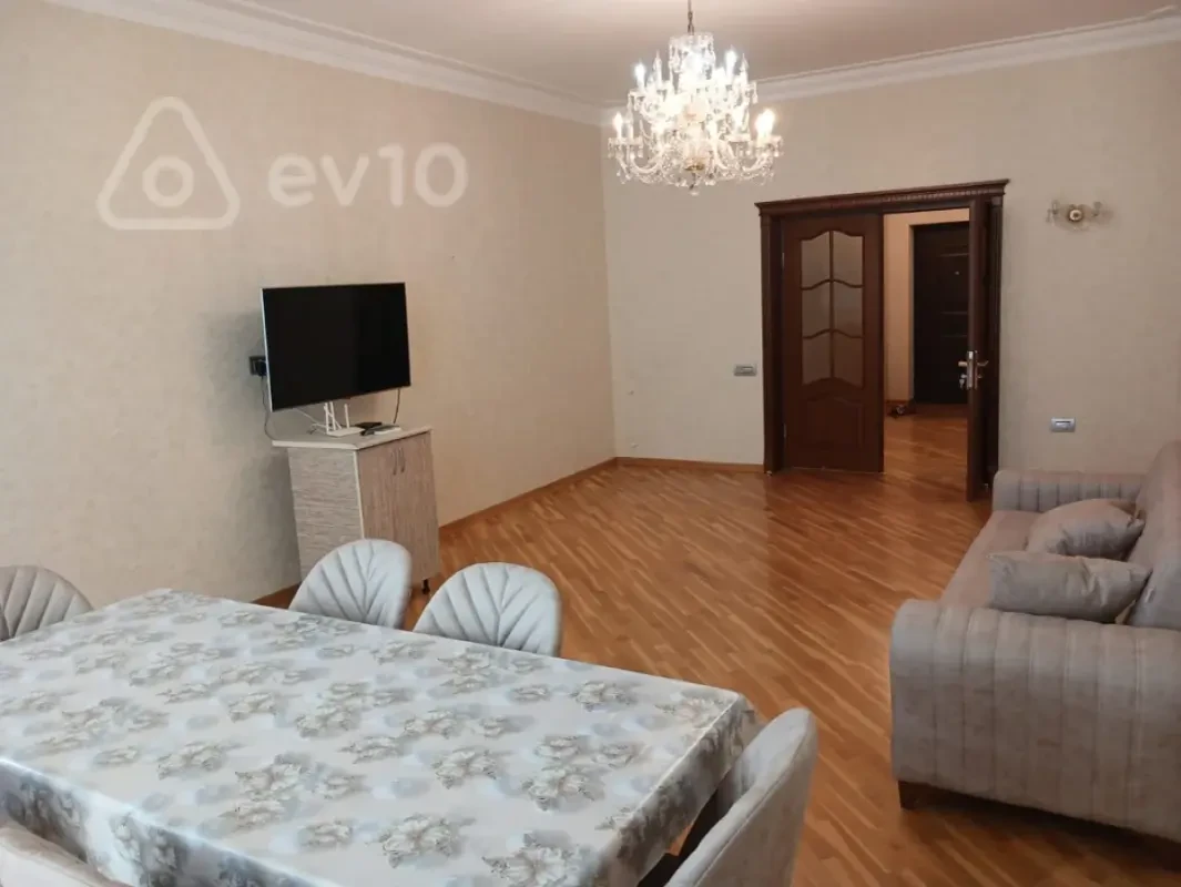 Kirayə verilir 2 otaqlı yeni tikili 110 m²
