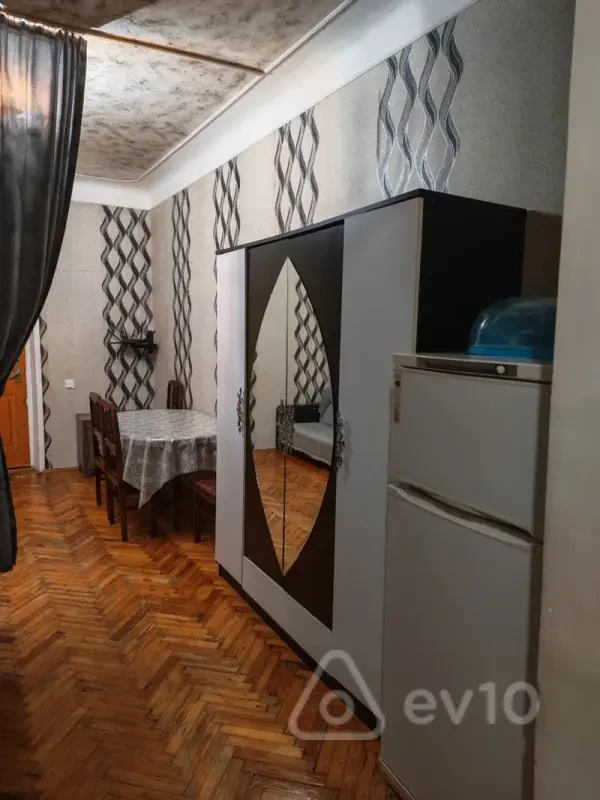 Kirayə verilir 1 otaqlı köhnə tikili 40 m²