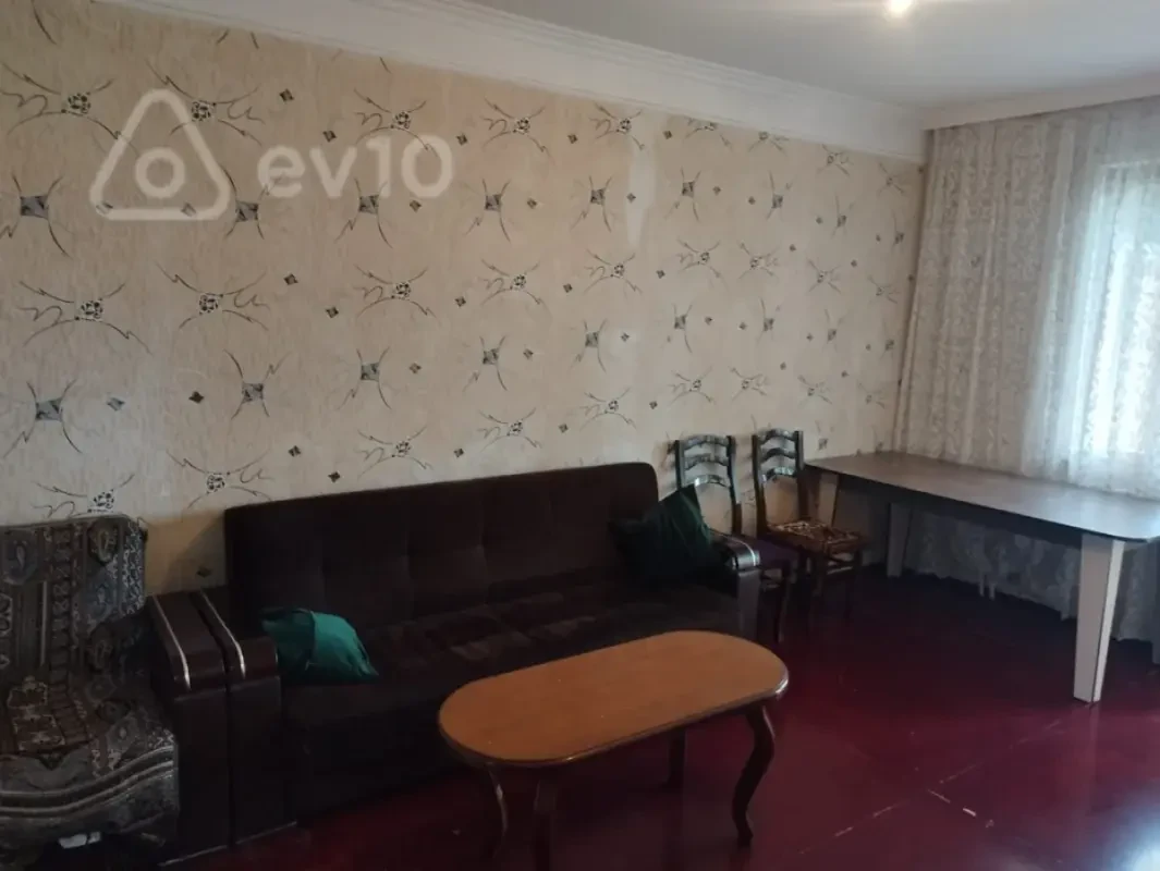 Kirayə verilir 2 otaqlı köhnə tikili 45 m²