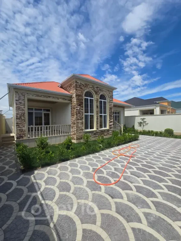 Satılır 3 otaqlı həyət evi 140 m²