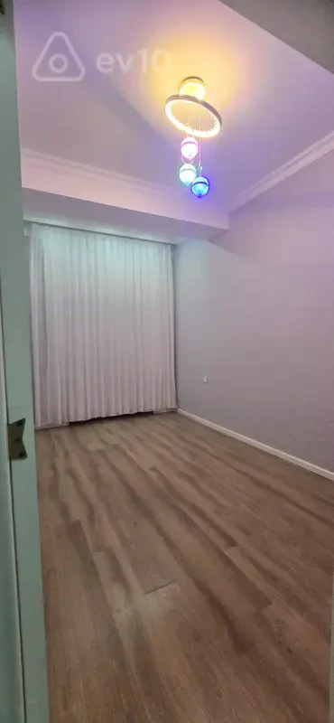 Kirayə verilir 3 otaqlı yeni tikili 72 m²