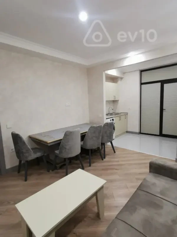 Kirayə verilir 2 otaqlı yeni tikili 70 m²