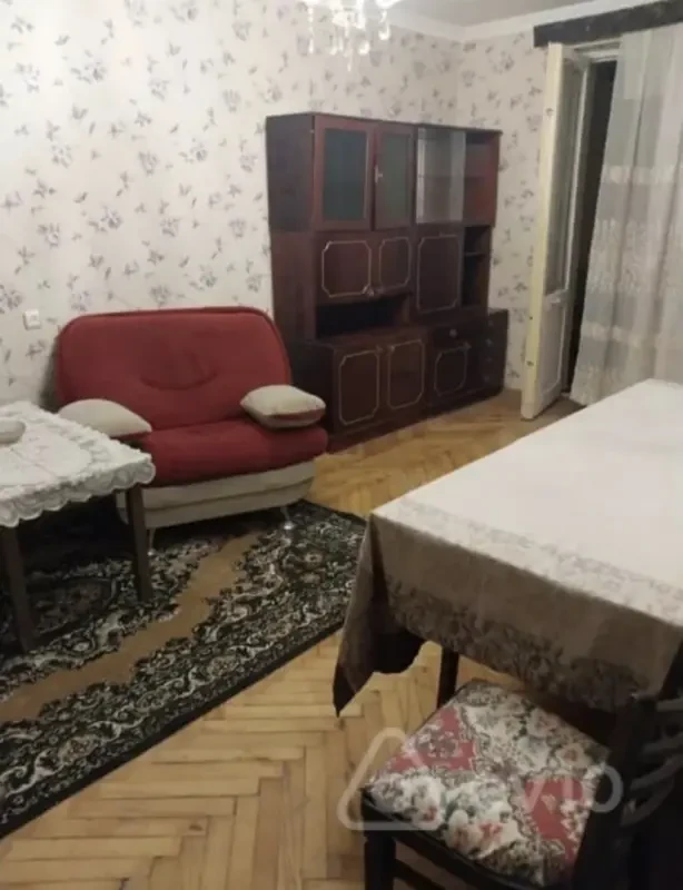 Kirayə verilir 2 otaqlı köhnə tikili 50 m²