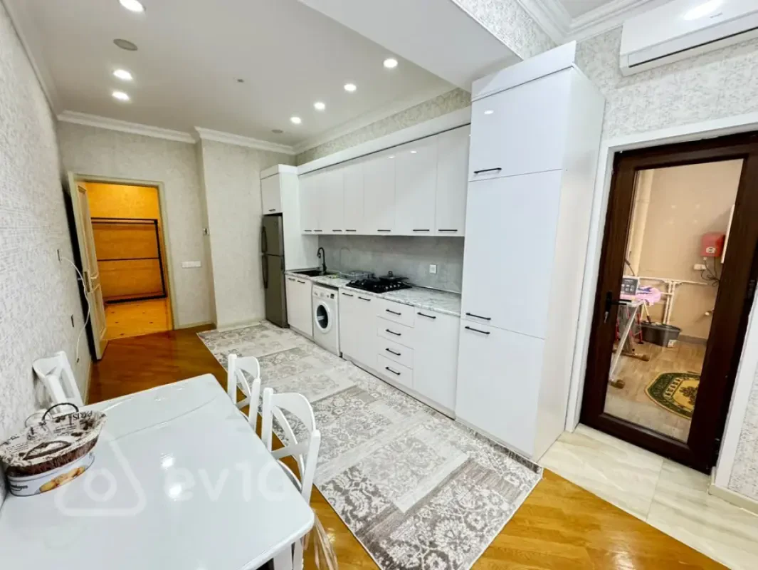 Kirayə verilir 2 otaqlı yeni tikili 100 m²