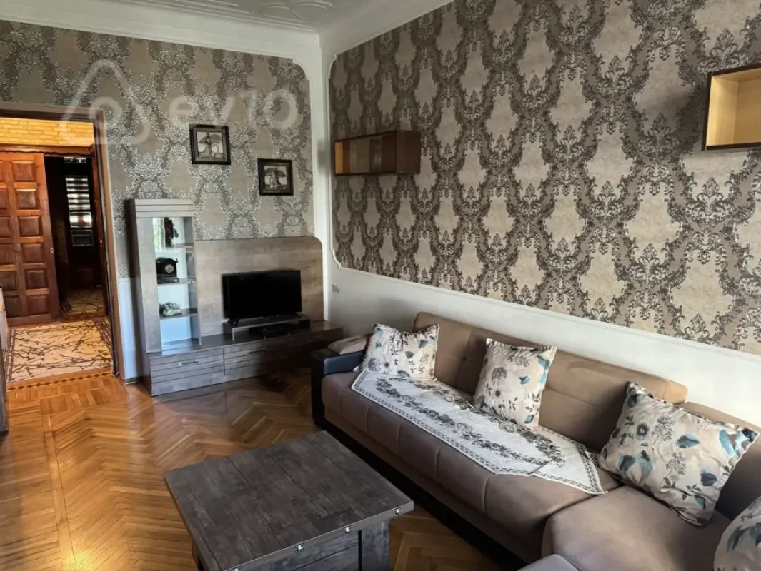 Kirayə verilir 3 otaqlı köhnə tikili 100 m²