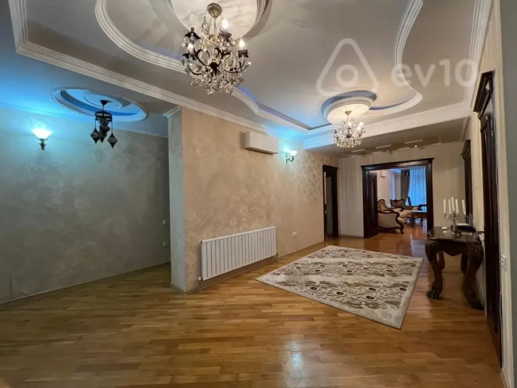 Kirayə verilir 4 otaqlı yeni tikili 250 m²