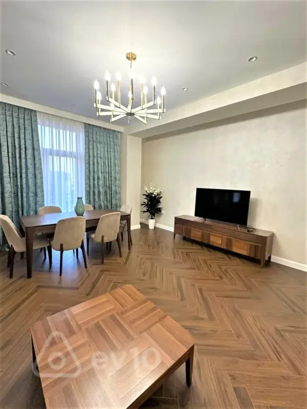 Kirayə verilir 3 otaqlı yeni tikili 130 m²