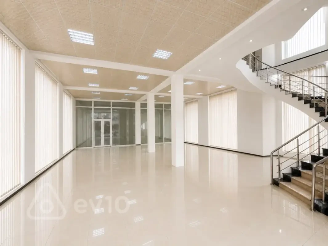 Kirayə verilir mənzil 500 m²