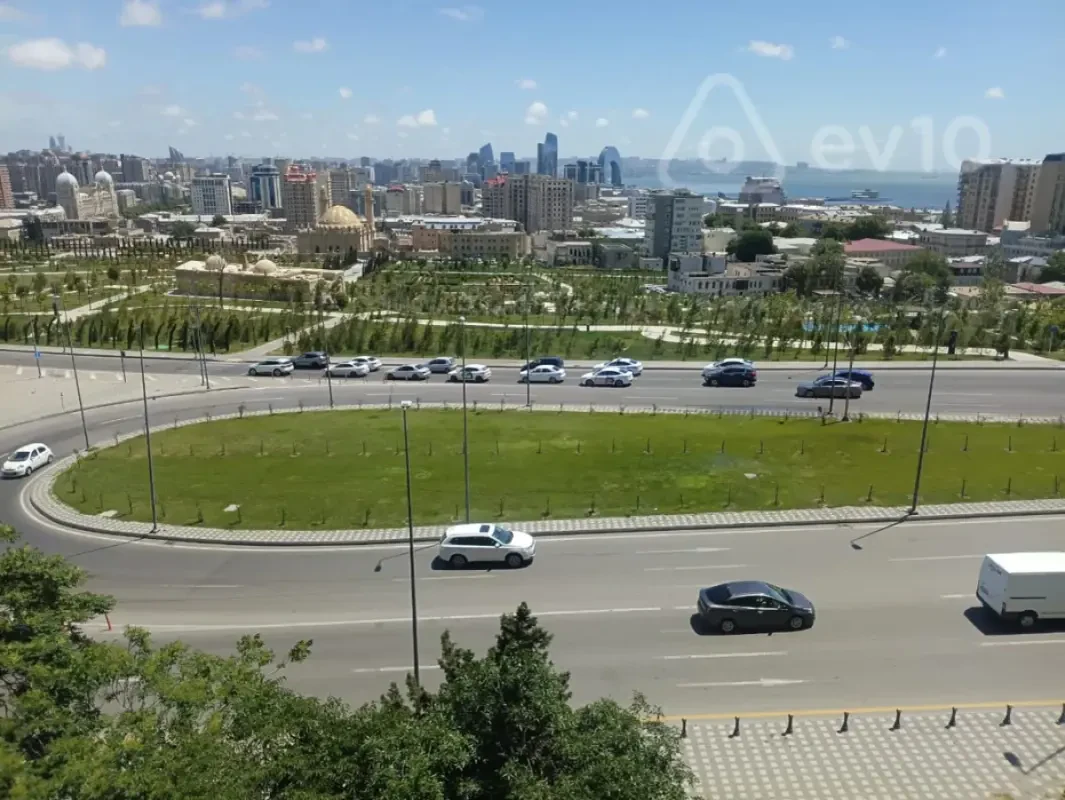 Satılır 3 otaqlı köhnə tikili 85 m²