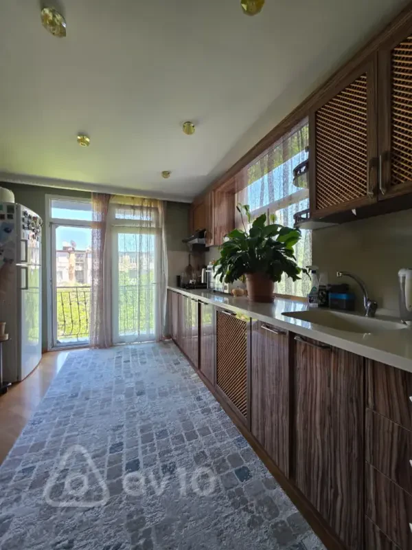 Satılır 2 otaqlı köhnə tikili 60 m²