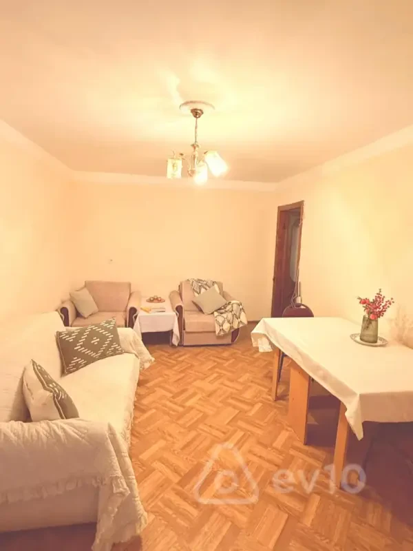 Kirayə verilir 2 otaqlı köhnə tikili 30 m²