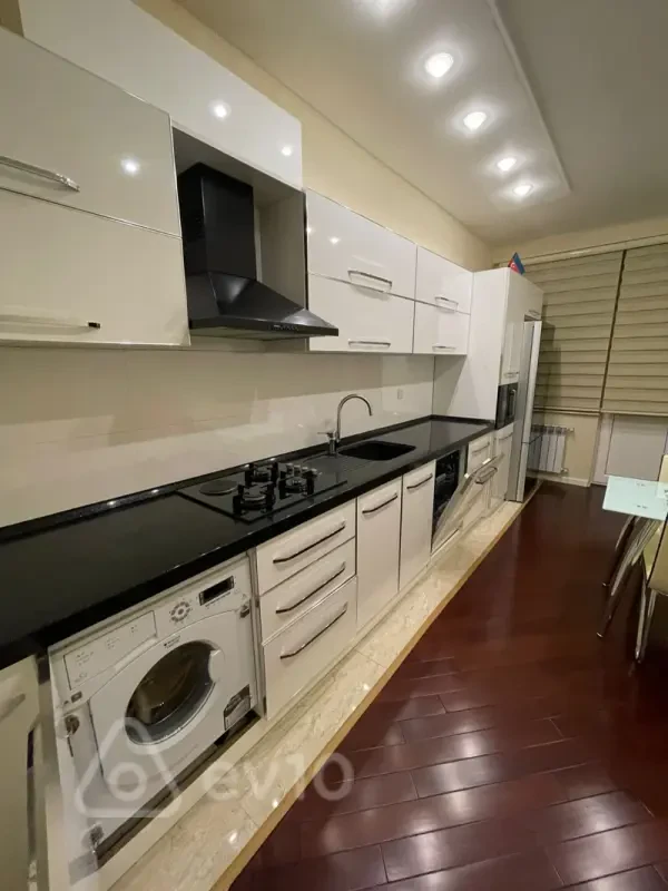 Kirayə verilir 2 otaqlı yeni tikili 100 m²