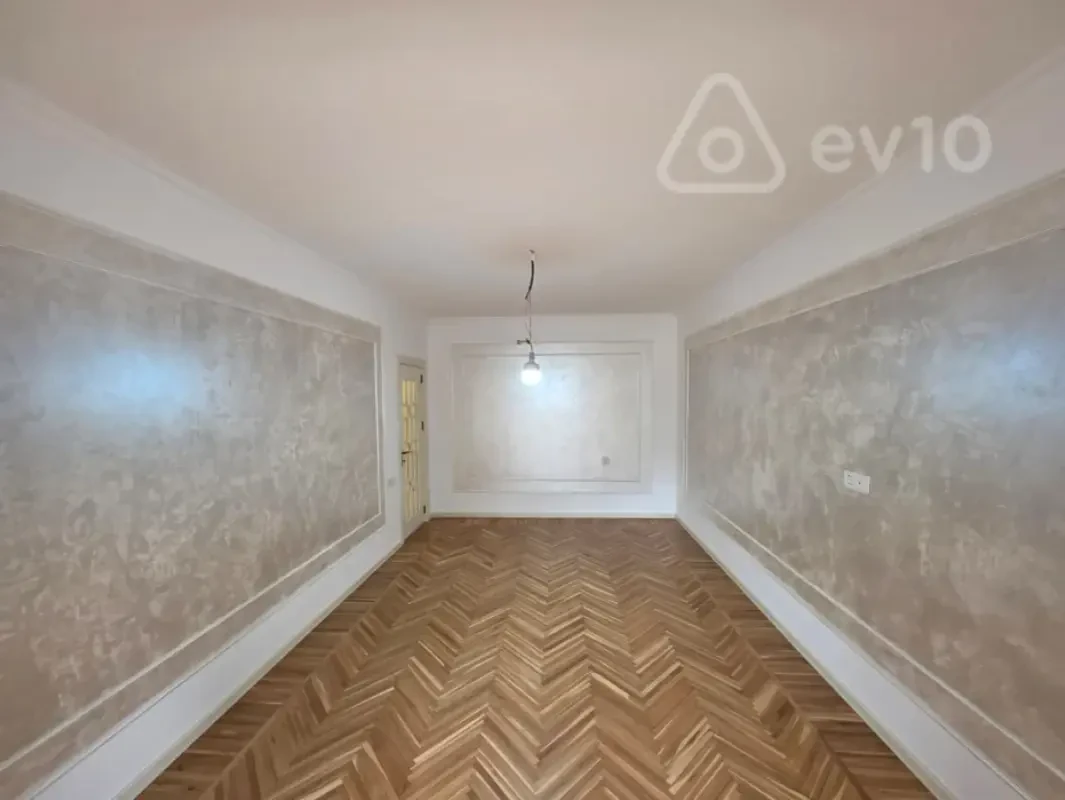 Satılır 3 otaqlı köhnə tikili 75 m²