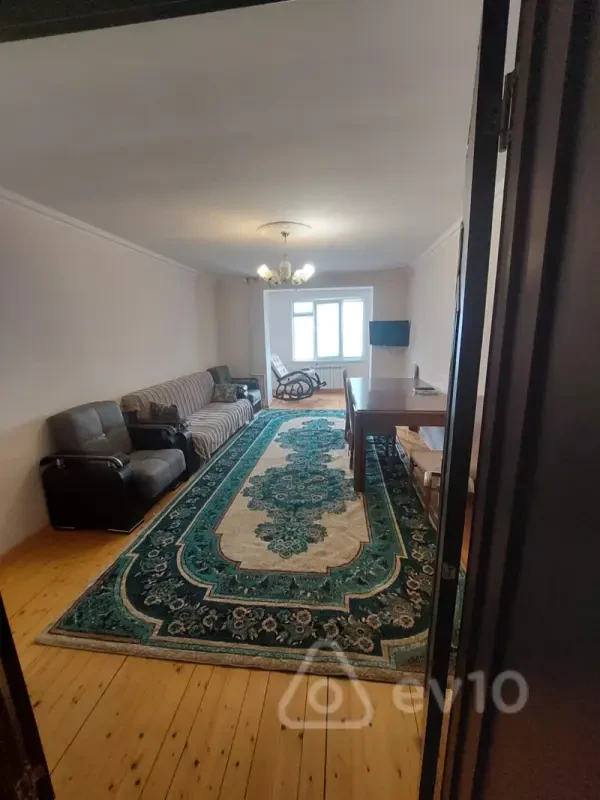 Kirayə verilir 3 otaqlı köhnə tikili 90 m²