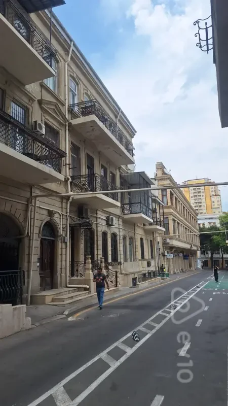 Kirayə verilir 3 otaqlı ofis 150 m²