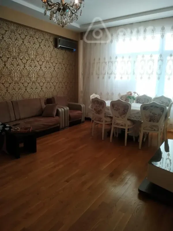 Kirayə verilir 2 otaqlı yeni tikili 80 m²