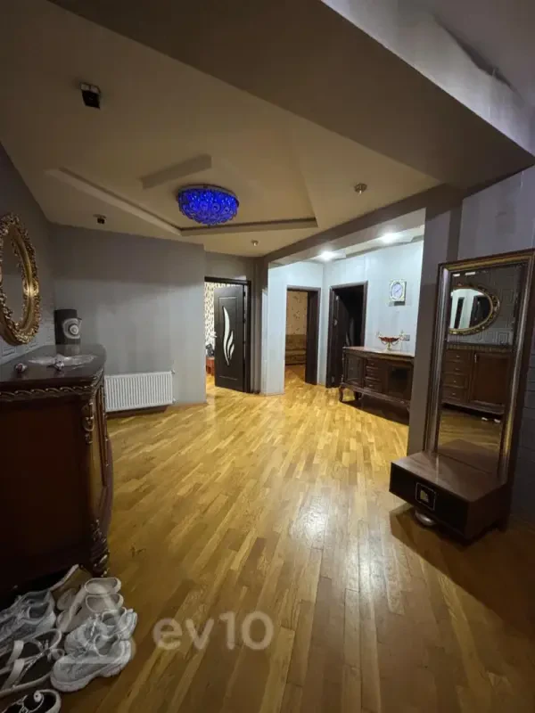 Kirayə verilir 3 otaqlı yeni tikili 64 m²
