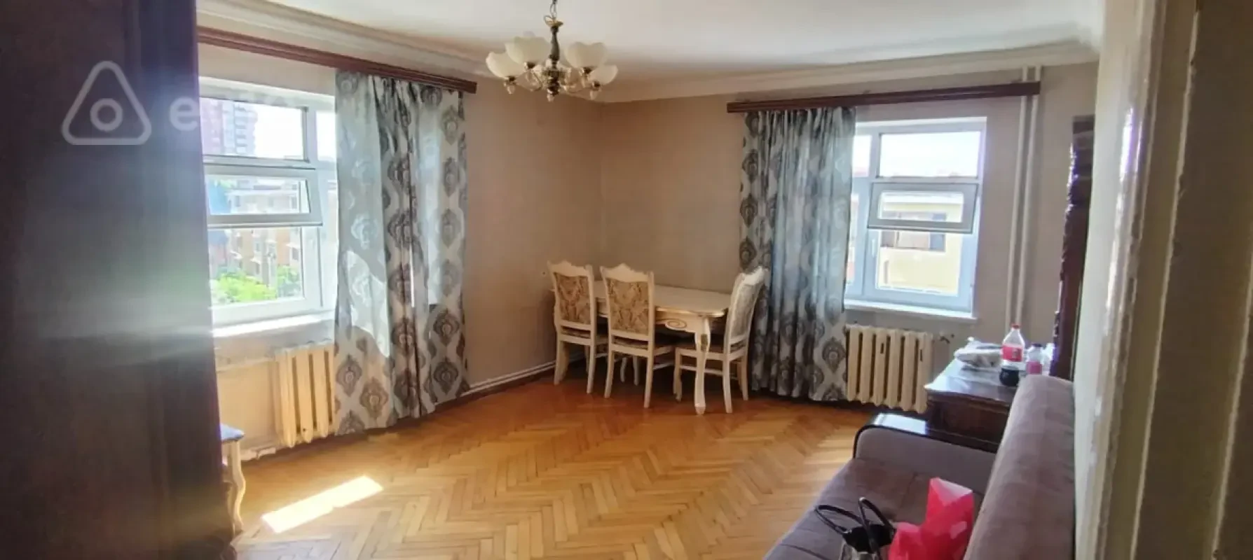 Kirayə verilir 2 otaqlı köhnə tikili 50 m²