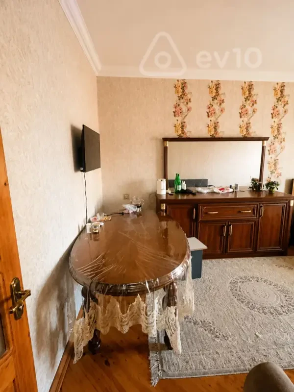 Satılır 1 otaqlı köhnə tikili 43 m²