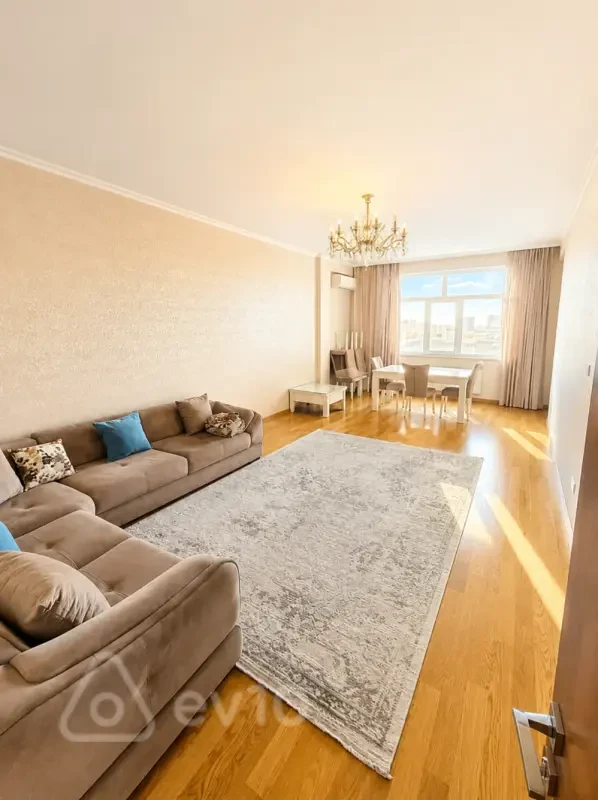 Kirayə verilir 3 otaqlı yeni tikili 120 m²