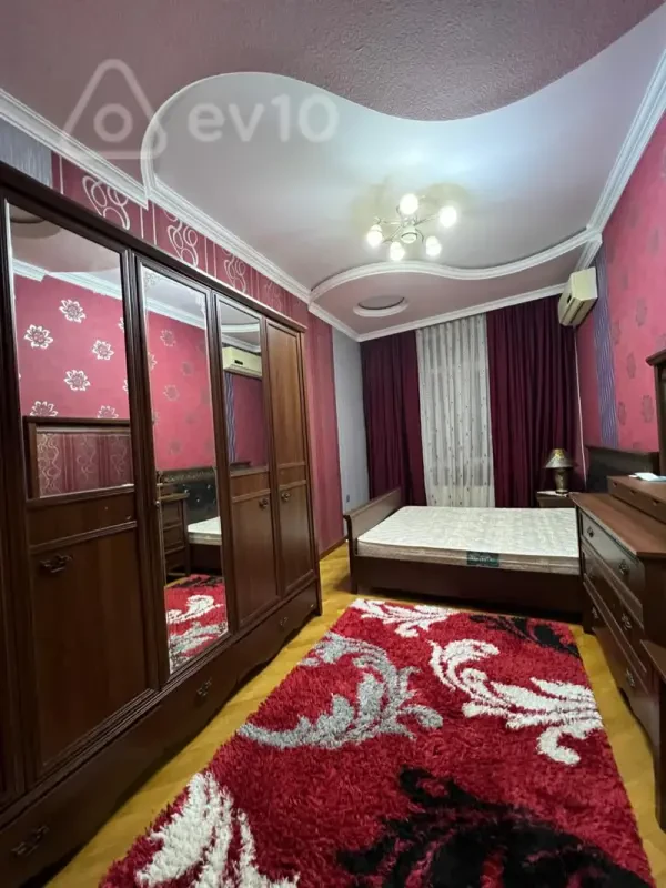Kirayə verilir 3 otaqlı yeni tikili 120 m²