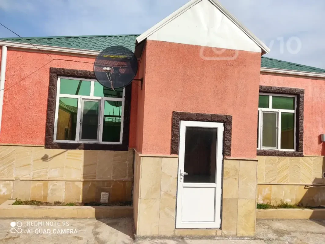Satılır 4 otaqlı həyət evi 120 m²