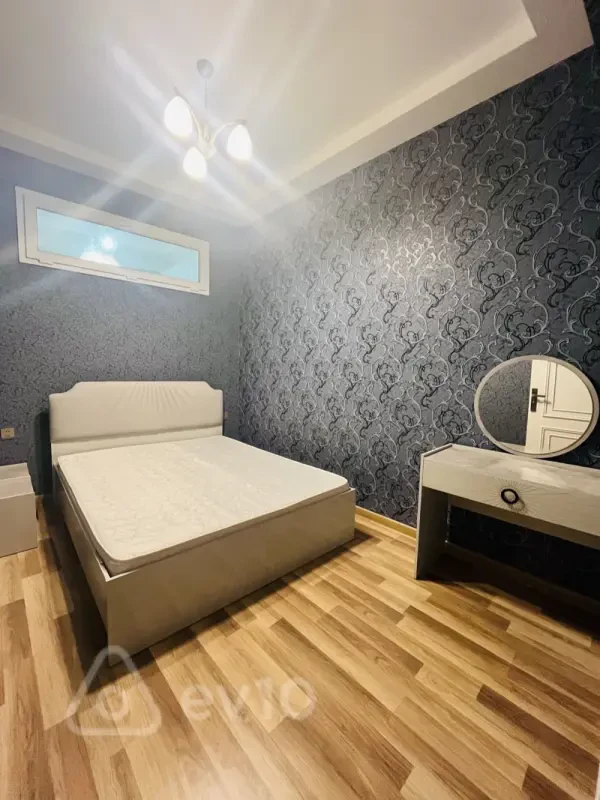 Kirayə verilir 2 otaqlı yeni tikili 70 m²