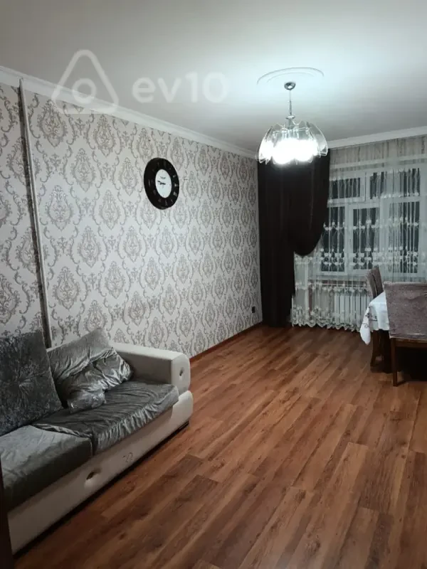Kirayə verilir 3 otaqlı köhnə tikili 60 m²