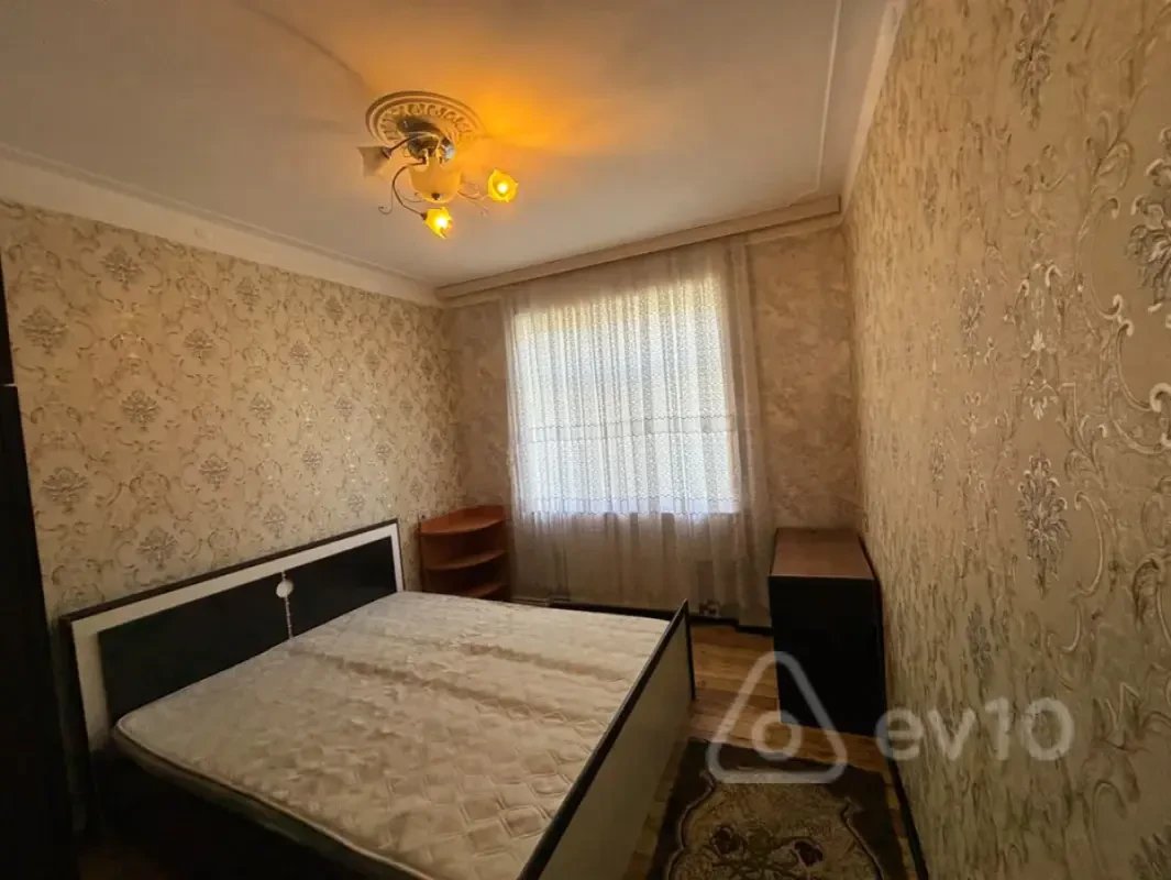 Kirayə verilir 2 otaqlı köhnə tikili 66 m²