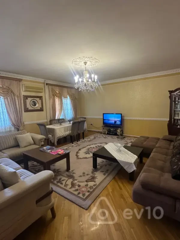 Satılır 4 otaqlı yeni tikili 135 m²