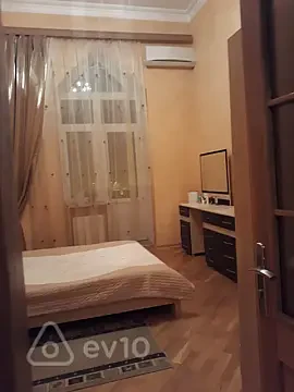 Kirayə verilir 2 otaqlı köhnə tikili 60 m² — Bakı, Səbail 2 otaq 60.00 m²