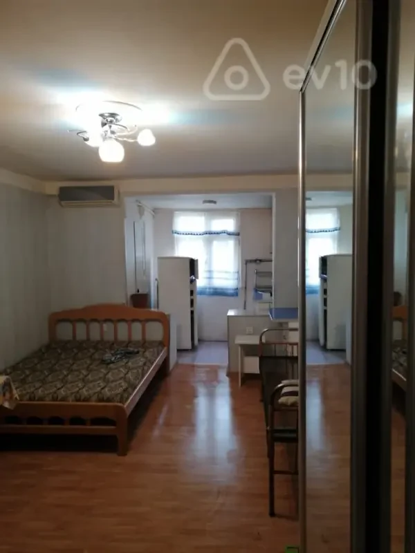 Kirayə verilir 1 otaqlı köhnə tikili 25 m²