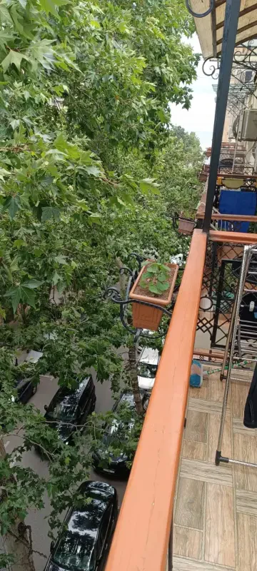Kirayə verilir 2 otaqlı köhnə tikili 75 m²