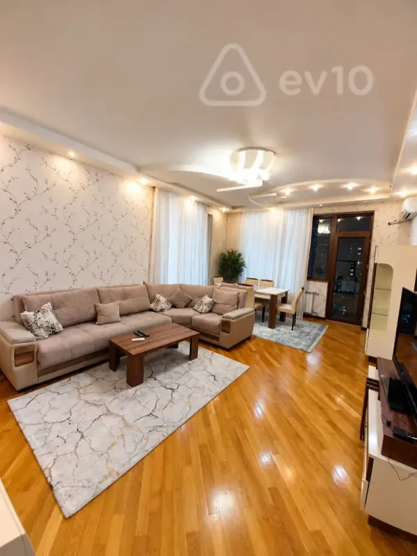 Kirayə verilir 3 otaqlı yeni tikili 140 m²