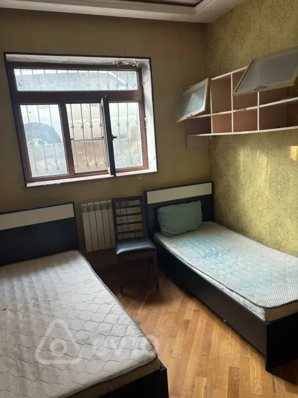 Kirayə verilir 3 otaqlı köhnə tikili 97 m²