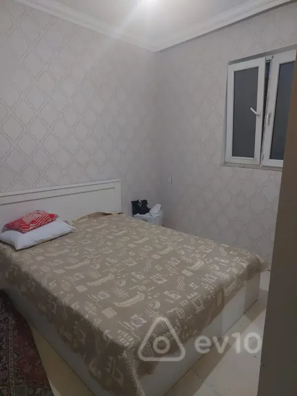 Kirayə verilir 2 otaqlı köhnə tikili 40 m²