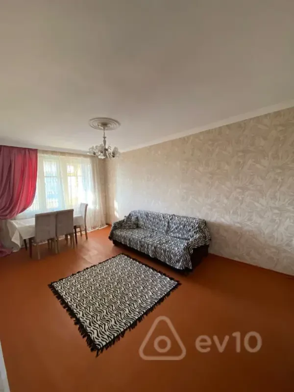 Kirayə verilir 2 otaqlı köhnə tikili 50 m²