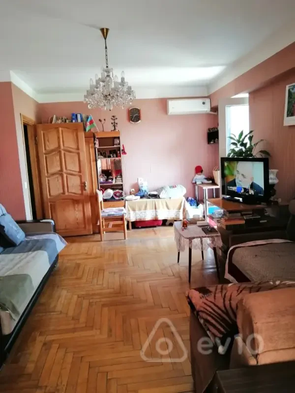 Satılır 3 otaqlı köhnə tikili 75 m²