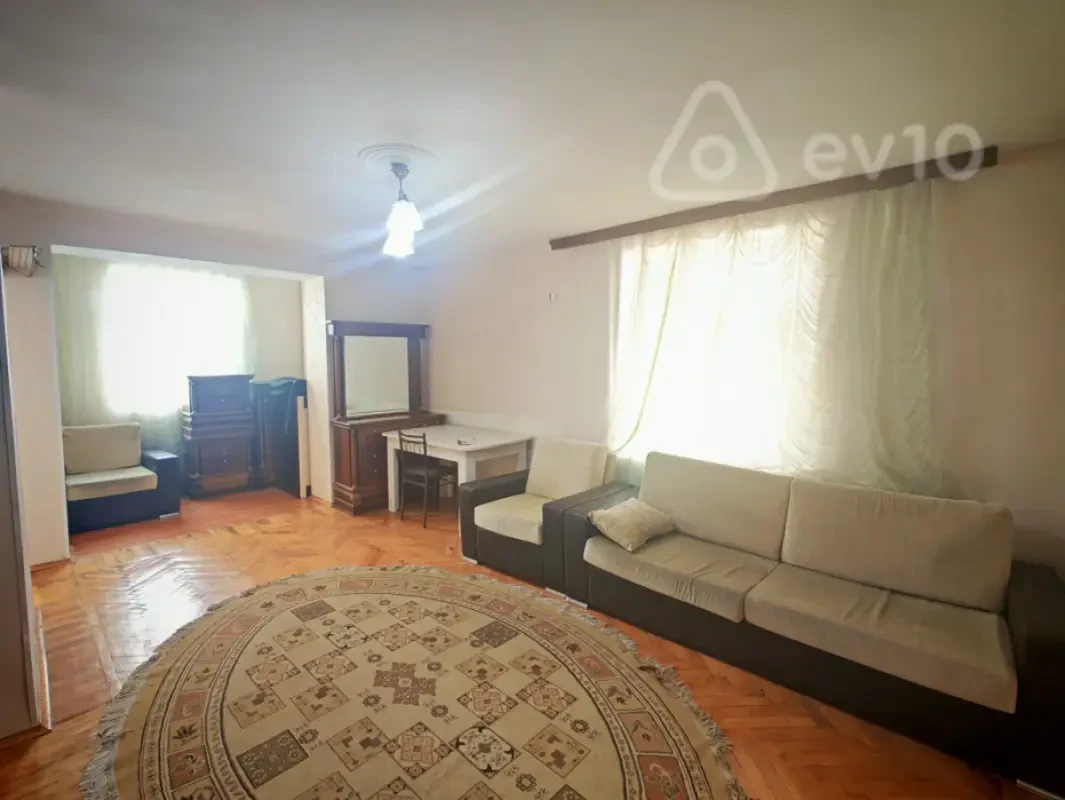 Satılır 1 otaqlı köhnə tikili 35 m²