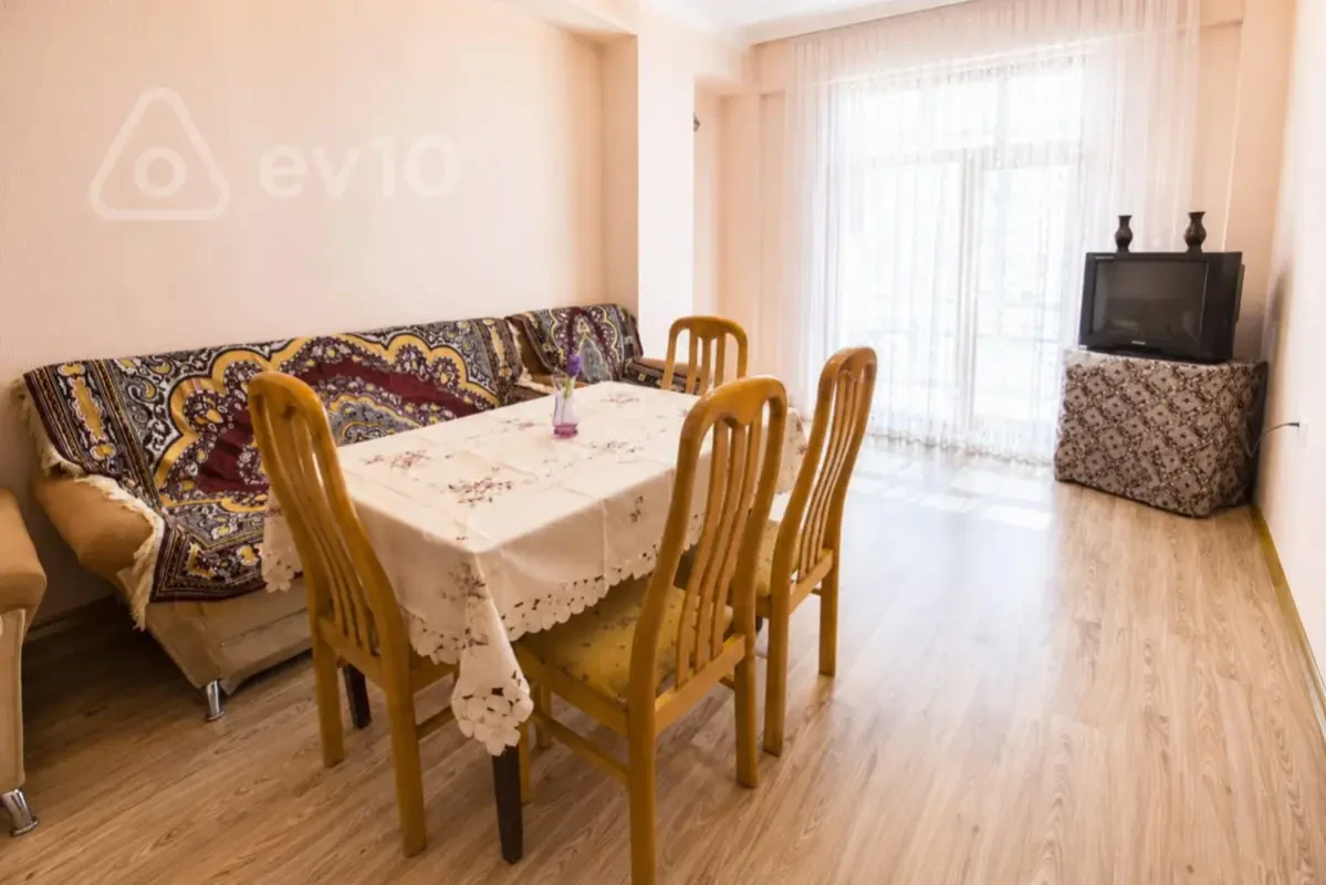 Kirayə verilir 2 otaqlı yeni tikili 80 m²