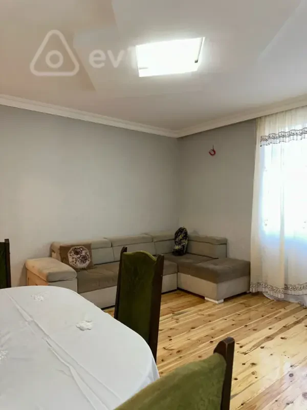 Kirayə verilir 3 otaqlı köhnə tikili 80 m²