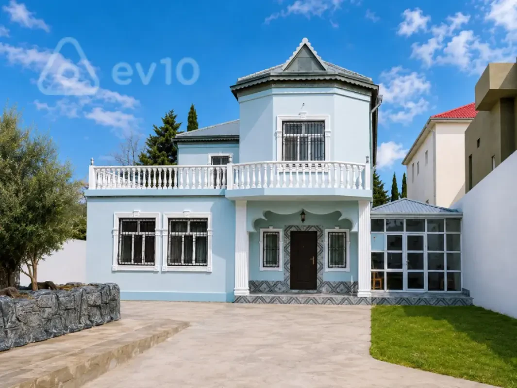 Satılır 12 otaqlı həyət evi 560 m²