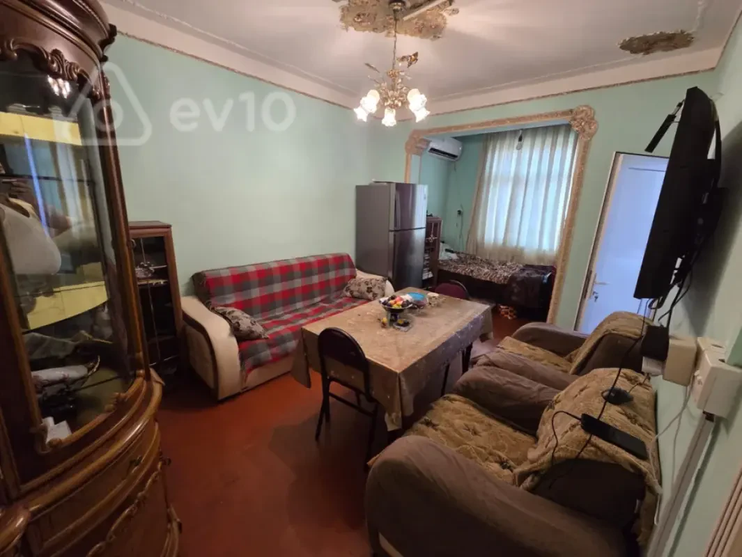 Kirayə verilir 2 otaqlı köhnə tikili 50 m²