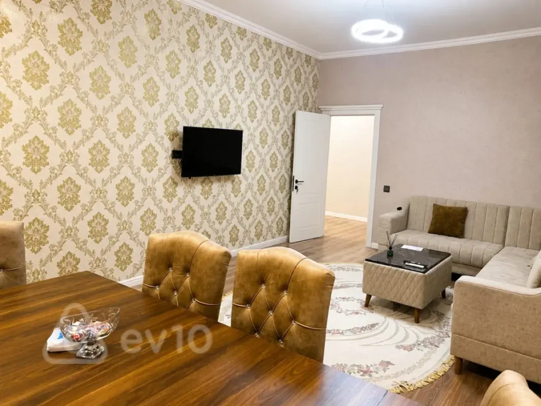 Kirayə verilir 2 otaqlı yeni tikili 85 m²